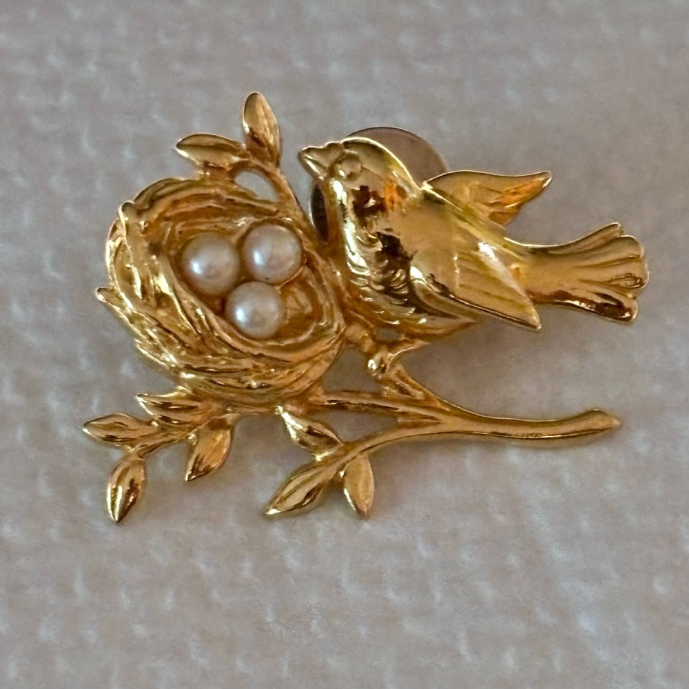 Vintage Avon Gold Bird and Nest Brooch